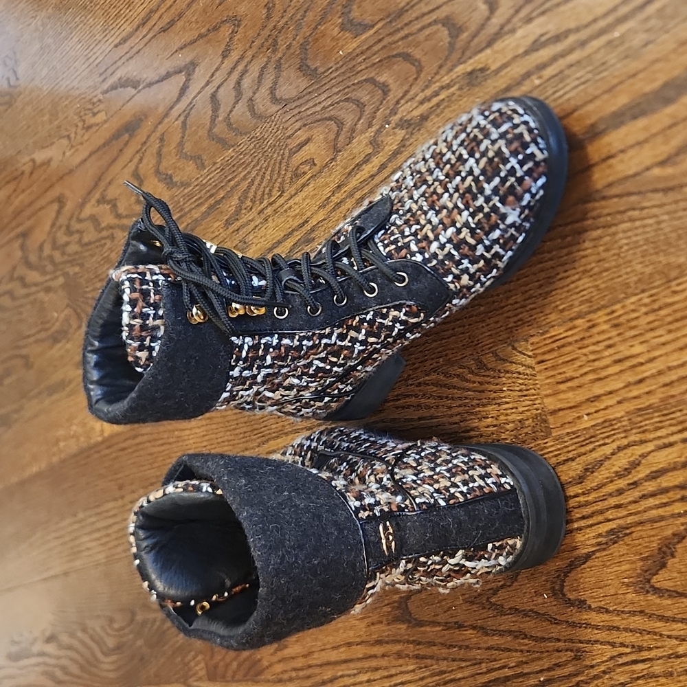 Chanel tweed boots 38